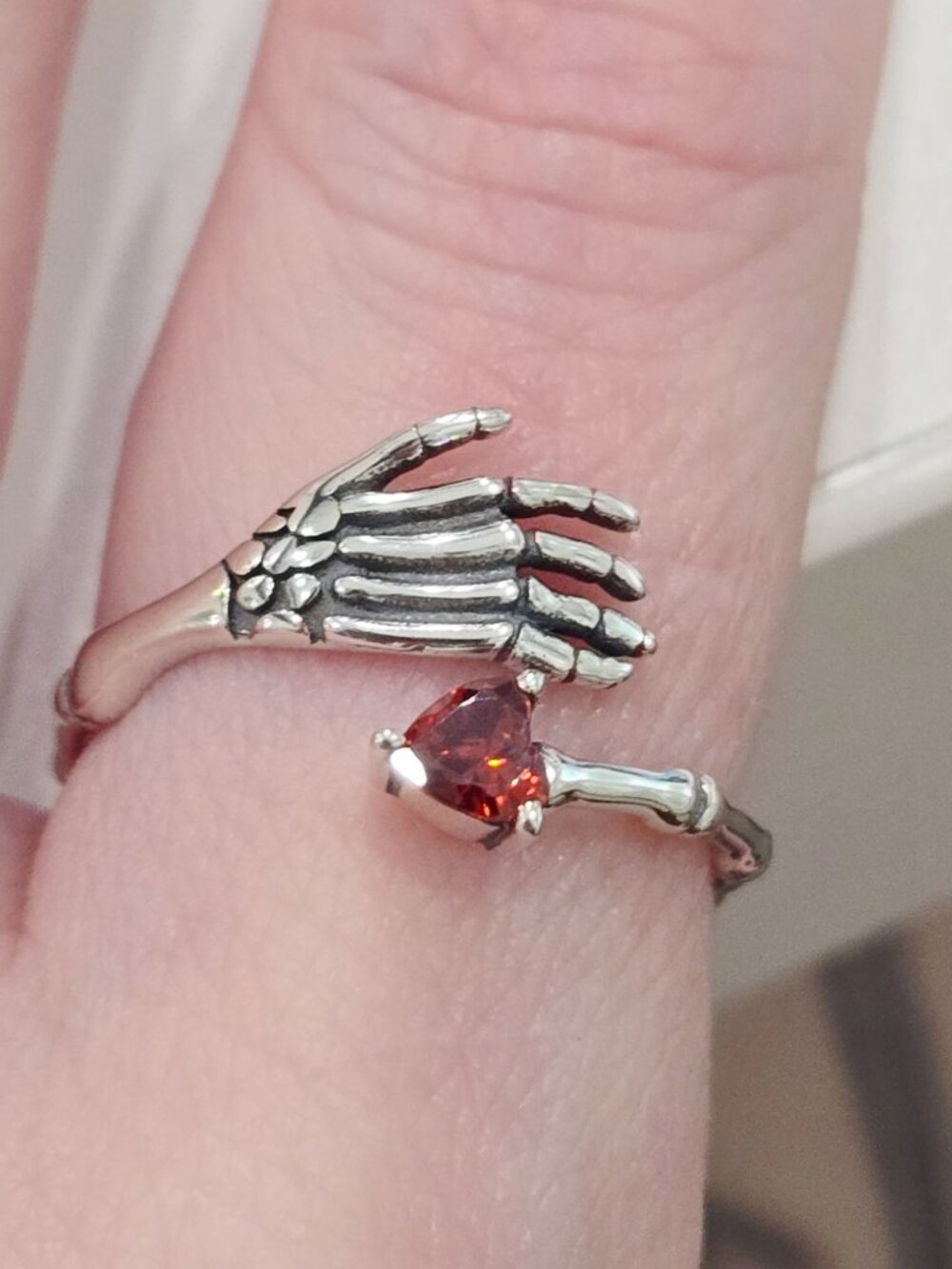 Artisan ✦ Skeleton Hand Garnet Heart Ring ✦ Sterling Silver Goth Punk Size 8 NWT - Picture 6 of 8